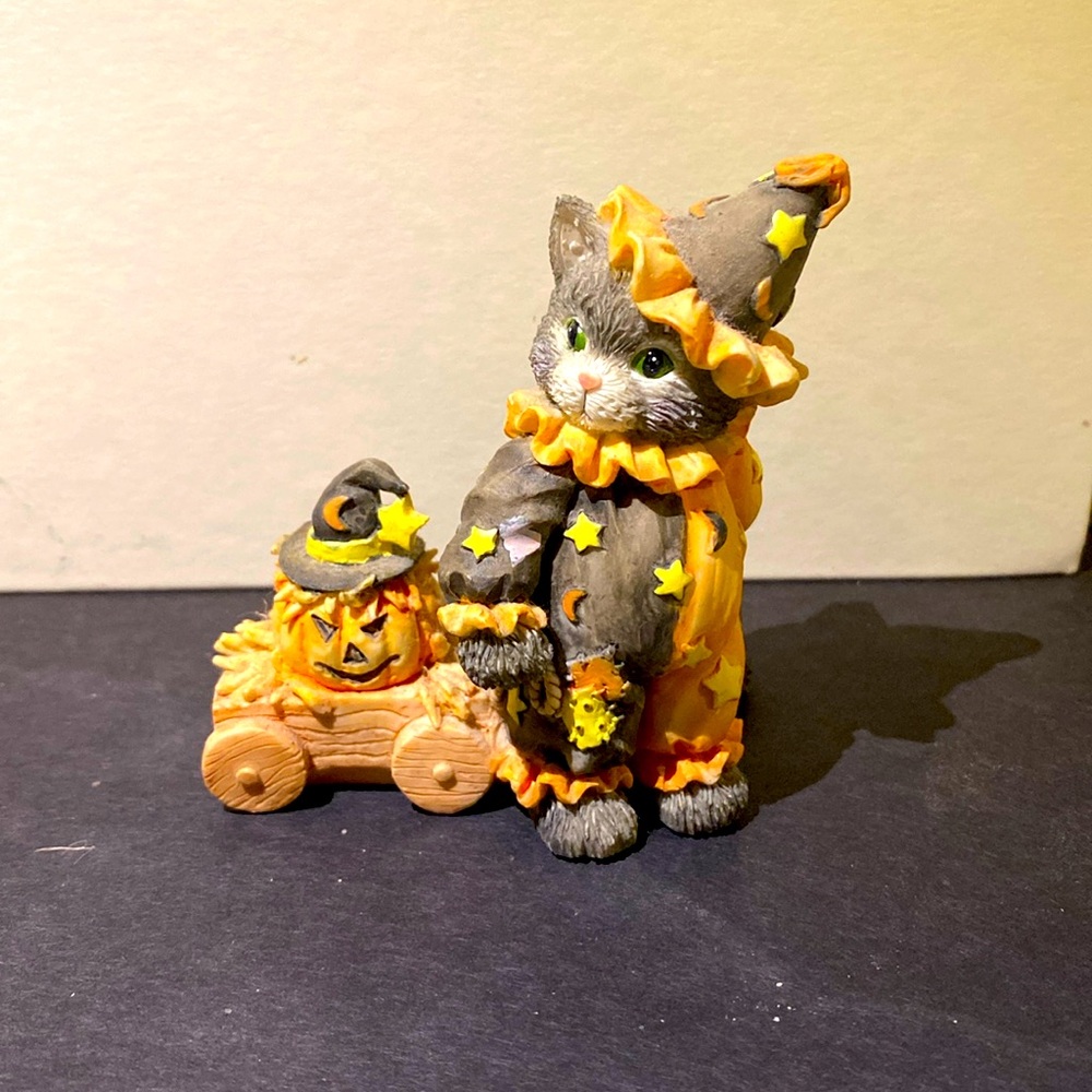 Calico Cat “Cute as a pumpkin”